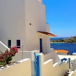 شقة White & Blue باتسي