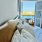 White & Blue * باتسي