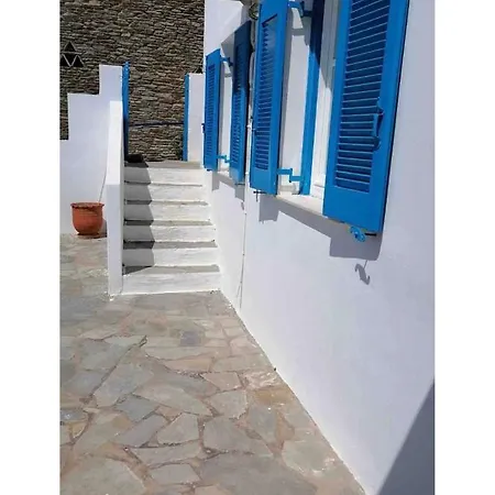 White & Blue Apartment *