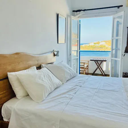 Apartment White & Blue Batsi (Andros)