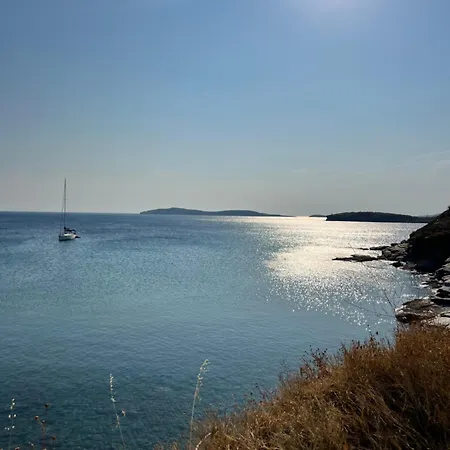 White & Blue Lejlighed