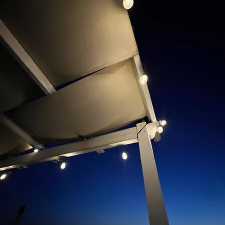 White & Blue Lejlighed *