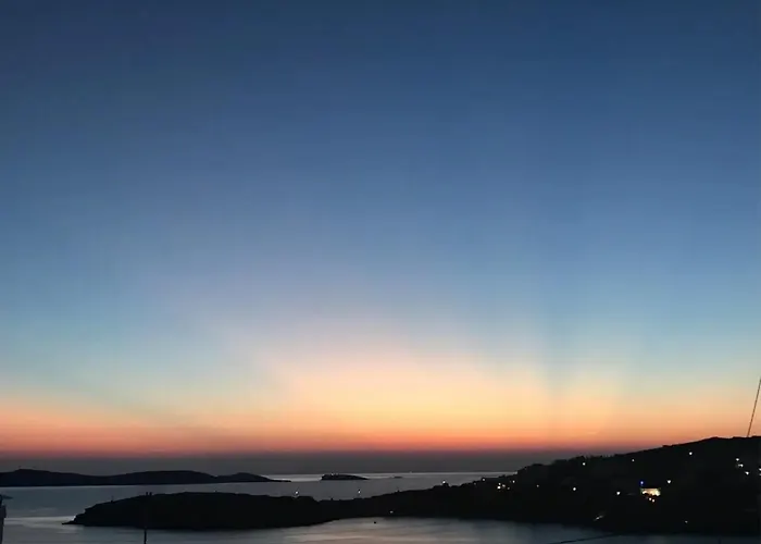 White & Blue アパート バトシ