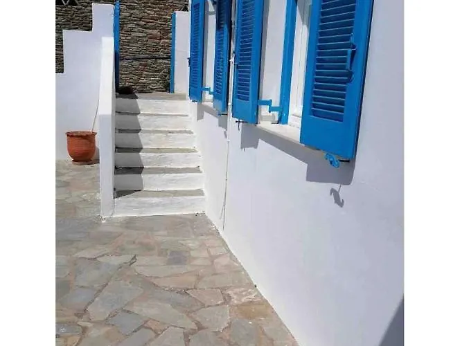 White & Blue アパート *